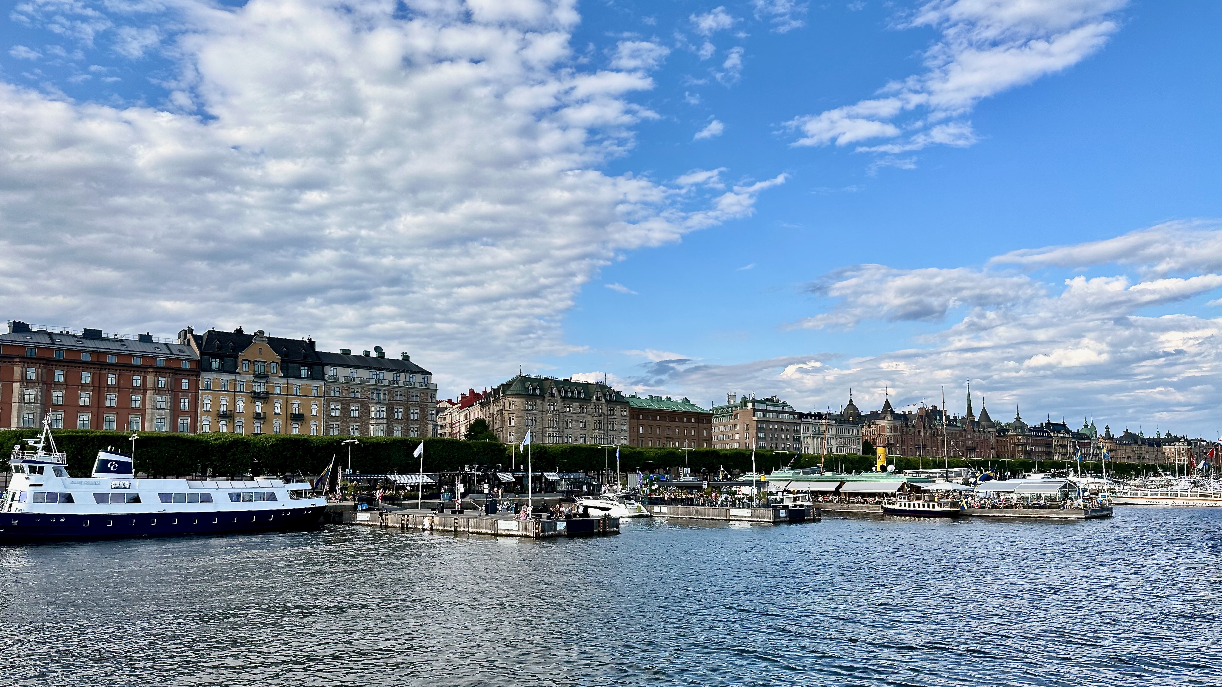 City/shore line
